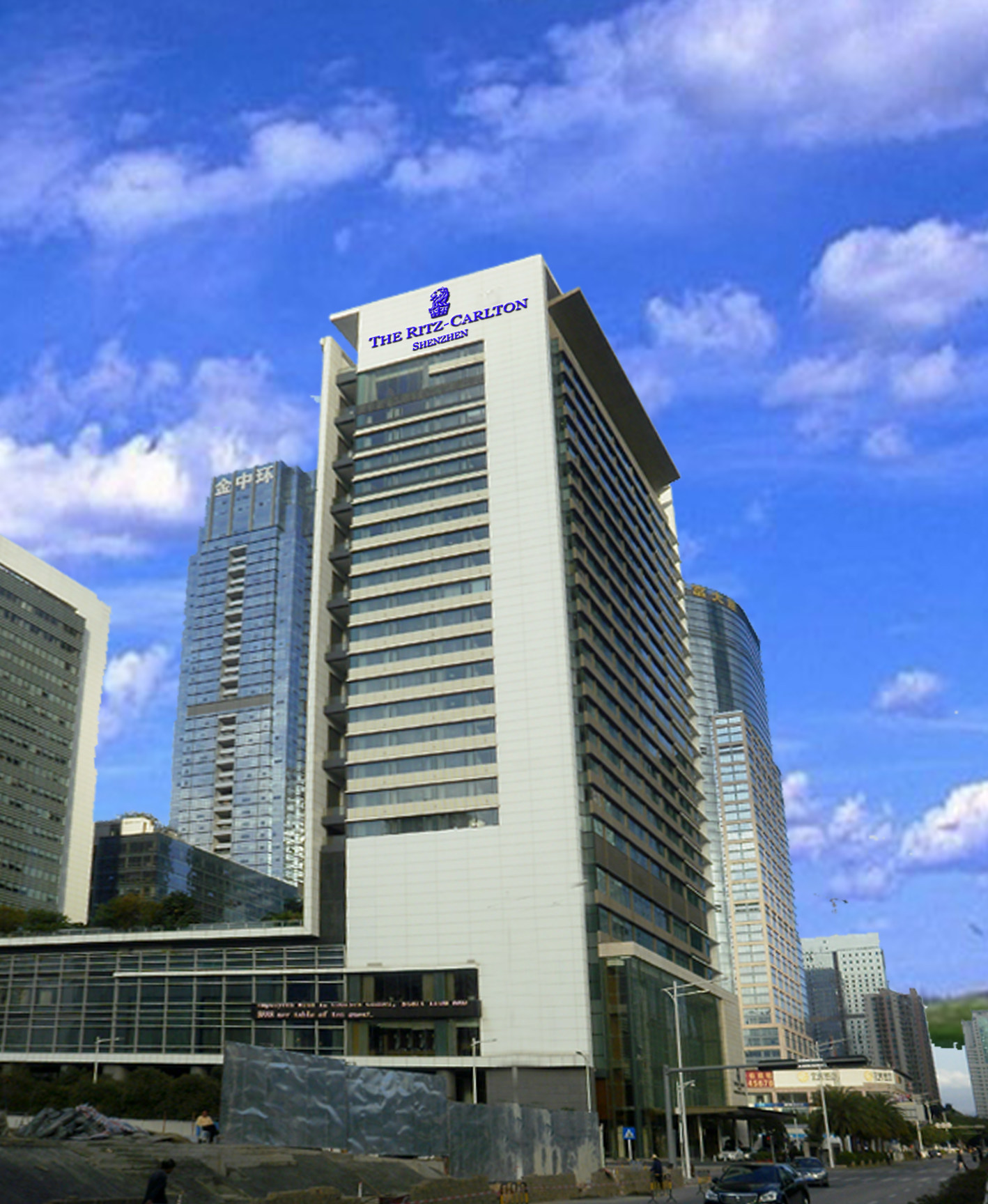 麗(lì)絲卡爾頓酒店(diàn)