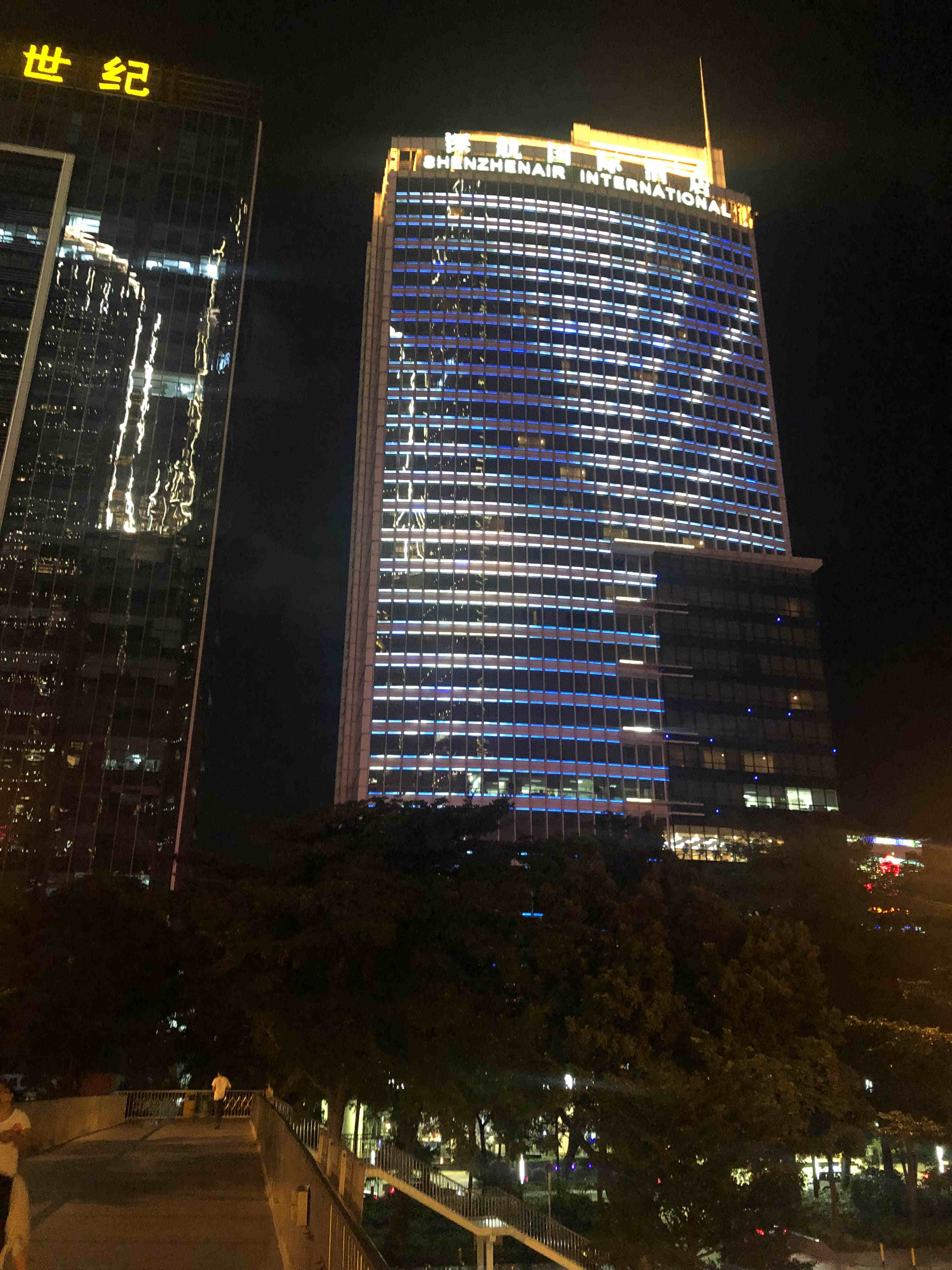 燈光(guāng)照(zhào)明(míng)類